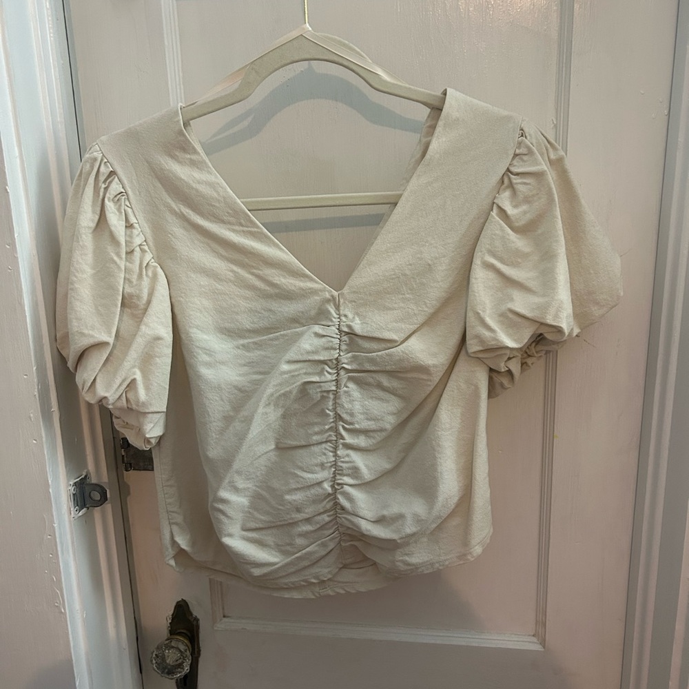 Miss Cocky Boutique. Beige Crop top